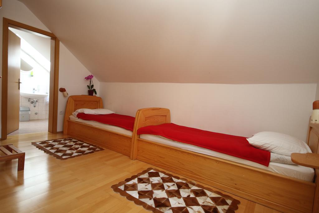 Penzion Pr' Betel Jesenice Esterno foto